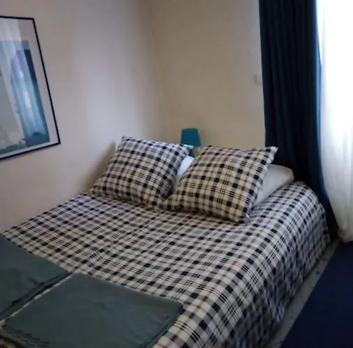 Joli Boheme Sous Les Toits De